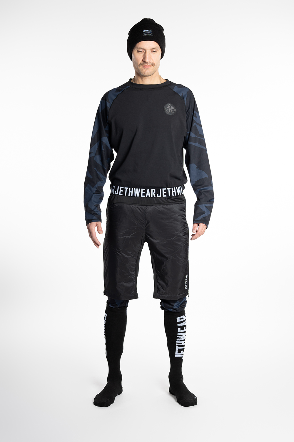 J2451-001-Cruiser Shorts Black-1